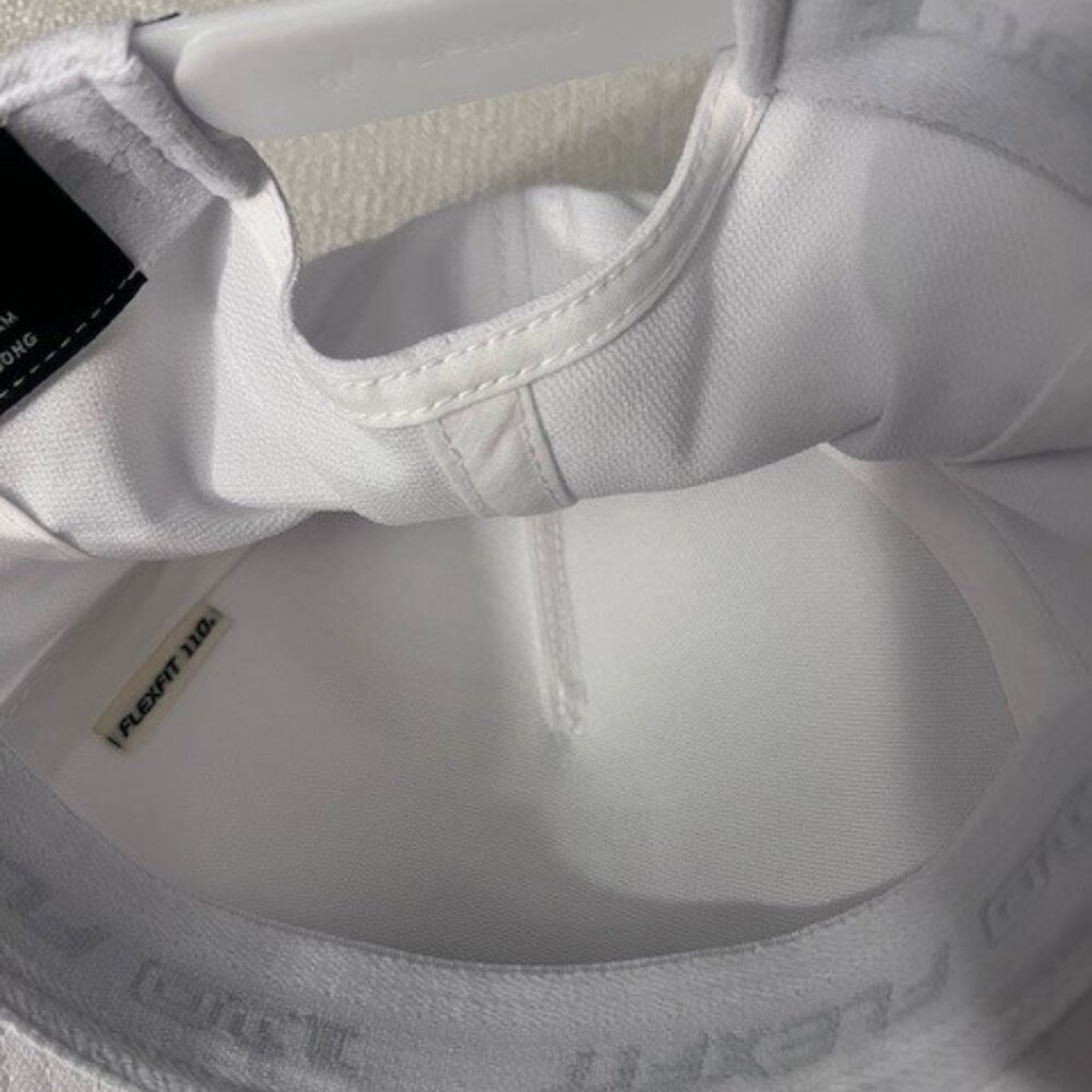 Nwot Travis Mathew Snapback Hat - image 4